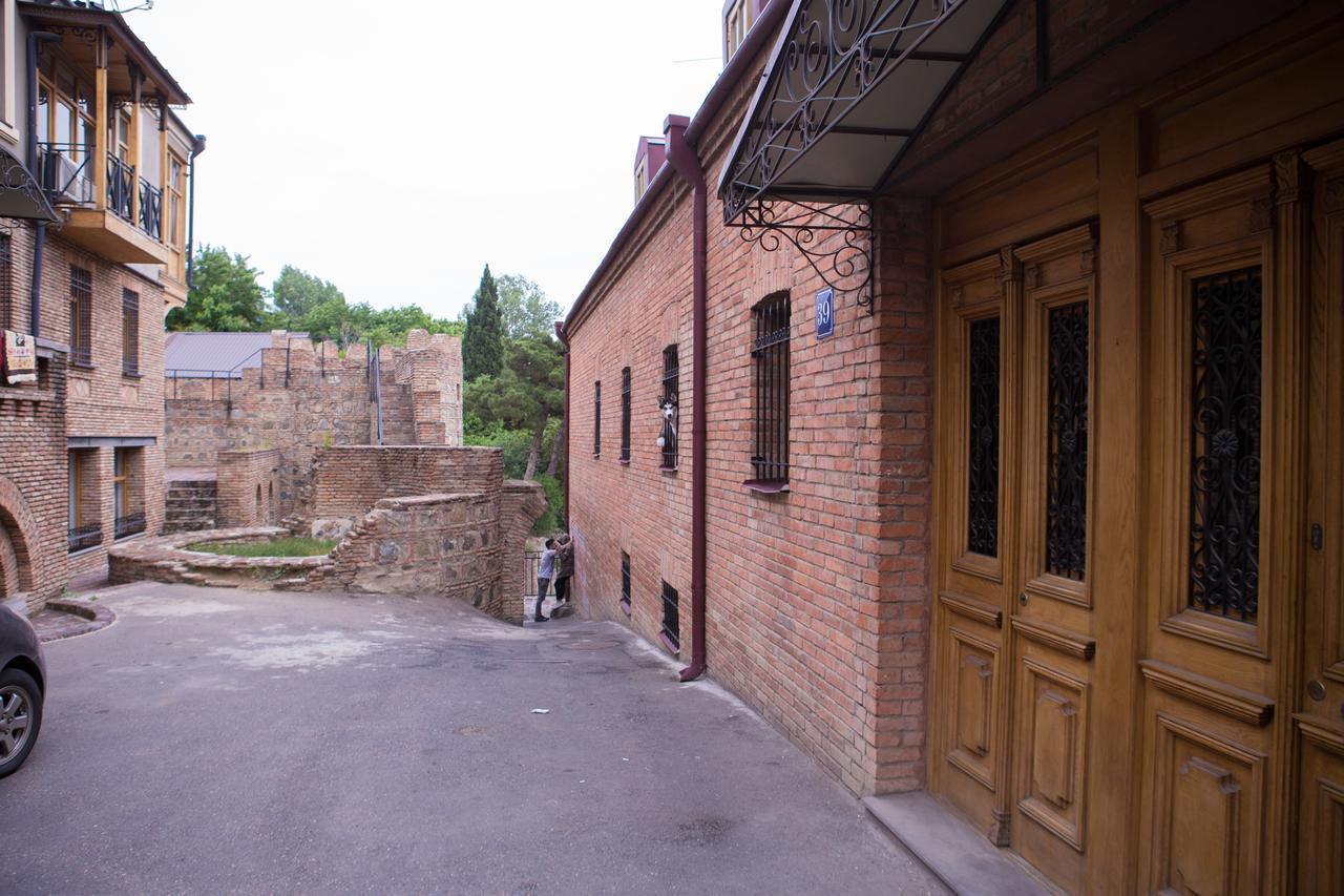 Metekhi Ubani'S Guesthouse Tbilisi Exterior photo